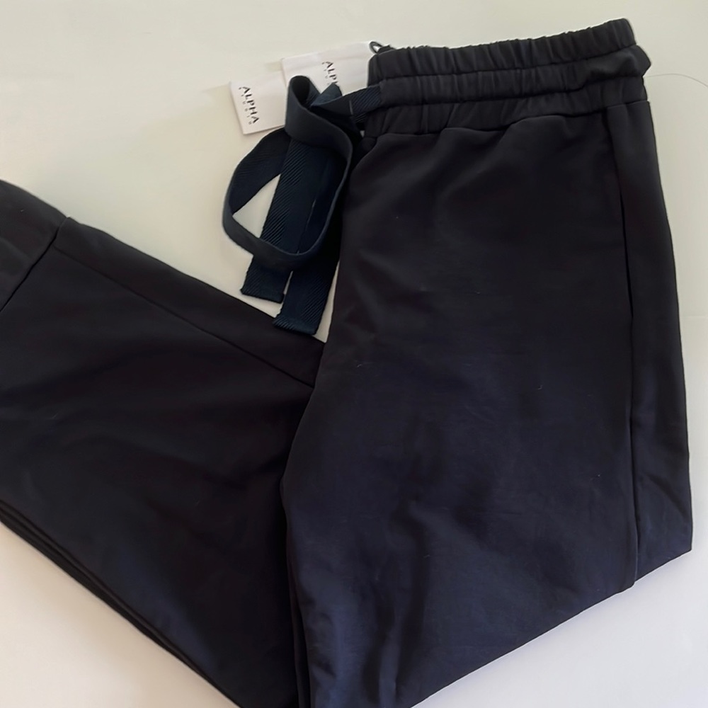 Alpha Studio womens black loose fit joggers size 46 Large